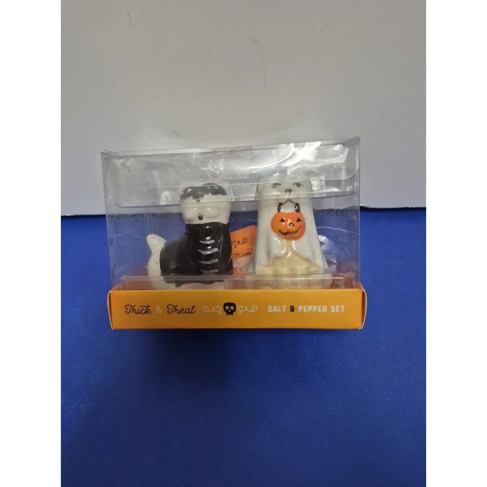 Trick Or Treat Salt and Pepper Halloween Set Ceramic Ghost Dog & Bat Dog New Box